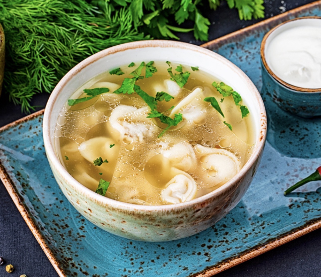 Пельмени с бульоном Пельмени с бульоном