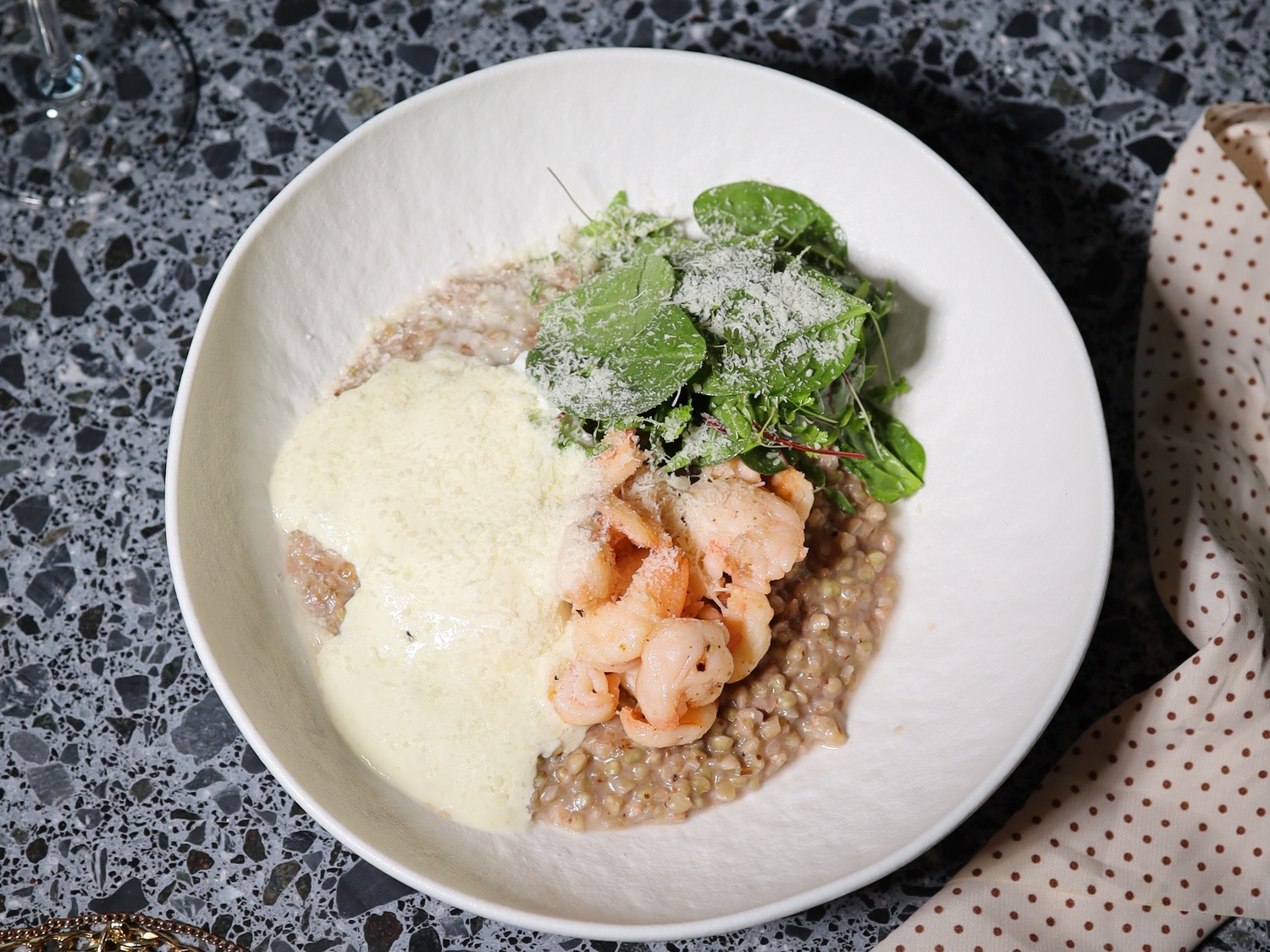 Зеленая гречка с креветками Зеленая гречка с креветками