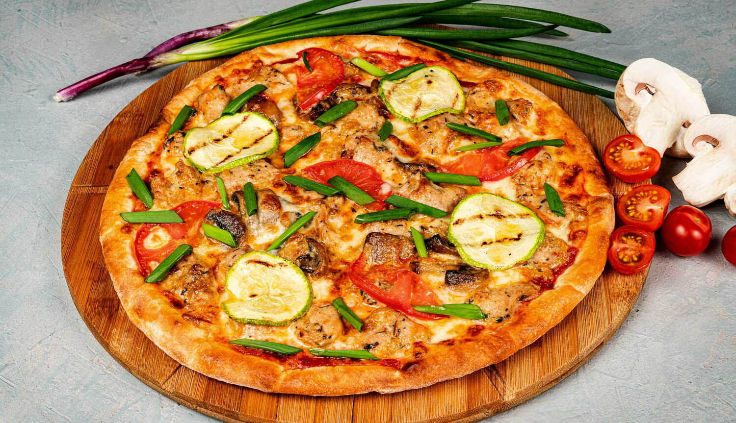 Пицца Сочный цыпленок с овощами